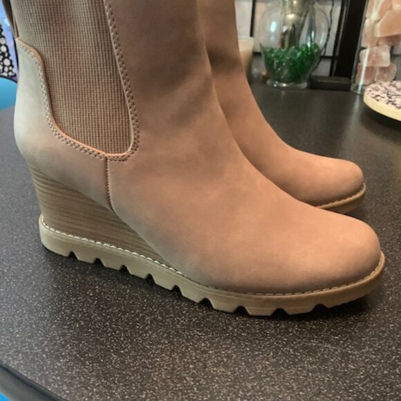 Wedge Ankle Boots-Tan! - Picture 3 of 6